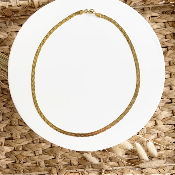 18K Gold Herringbone Flat Chain Necklace 5mm - Picture 7 of 12